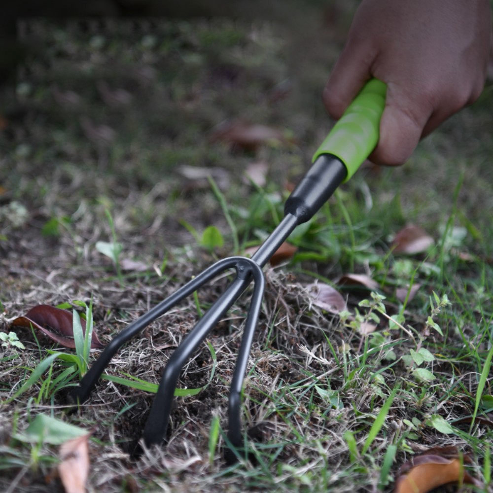 Тяпка садовая Deli GS EDL580815, 300 мм, трехзубая, зеленая